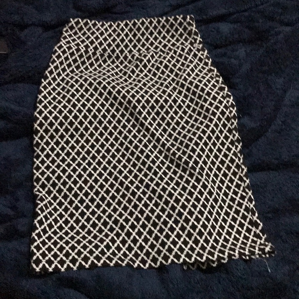 Diamond Pattern Pencil Skirt